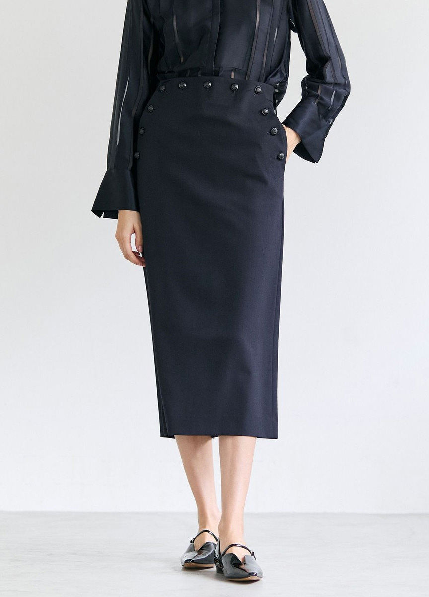 腰間釦飾設計直筒裙